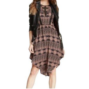 ASTR The Label Dress size S M Salmon Pink Black Geometric Boho Crochet Trim